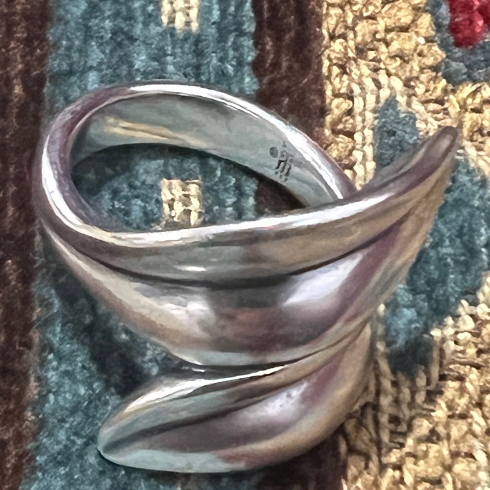 James Avery Silver Swirl Ring